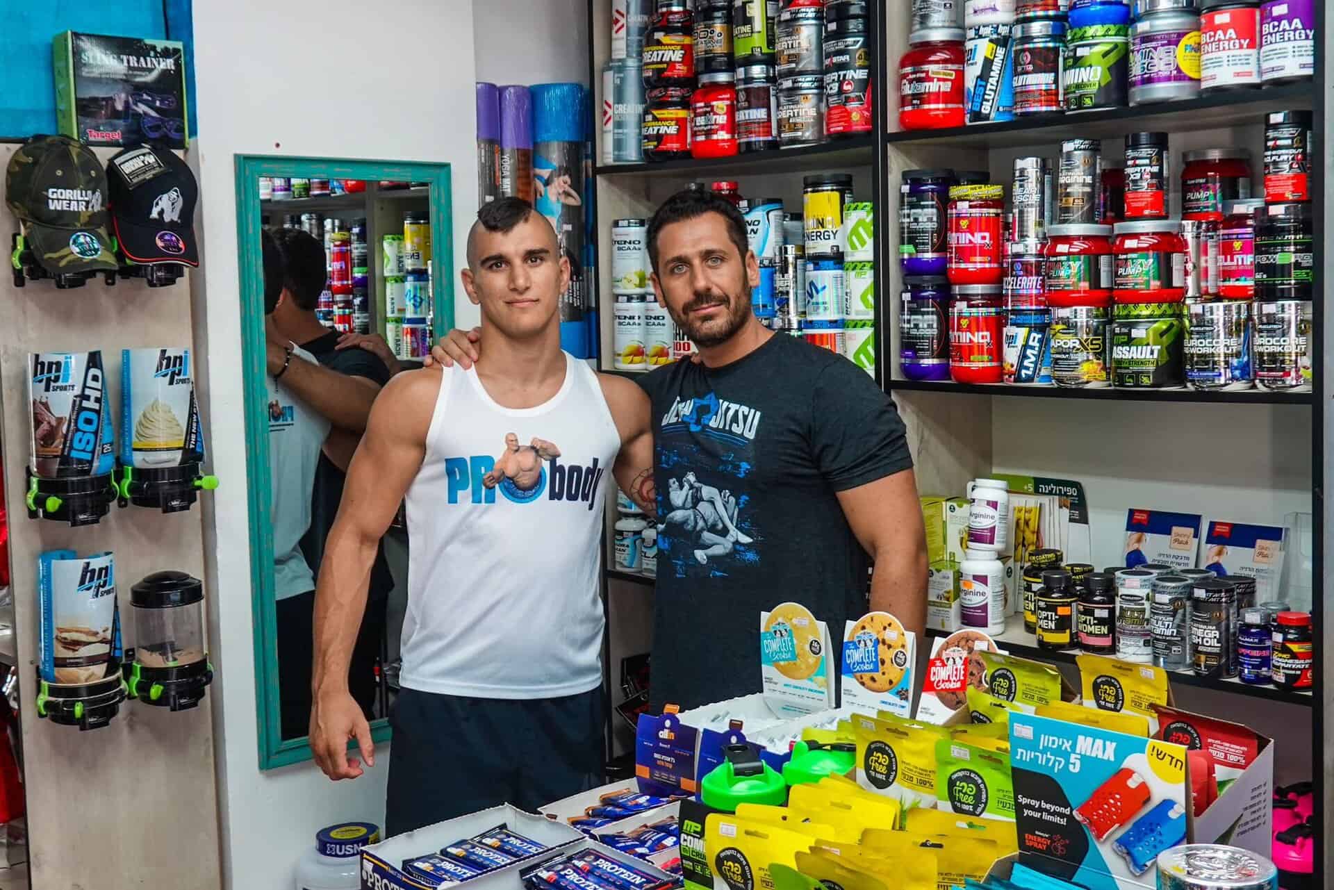 יוני חדד מאמן כושר עם נתן לוי לוחם UFC